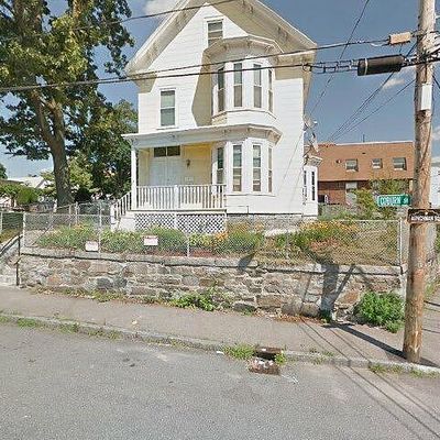 117 Coburn St, Lowell, MA 01850