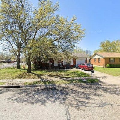 1214 S Ridgeway Dr, Cleburne, TX 76033