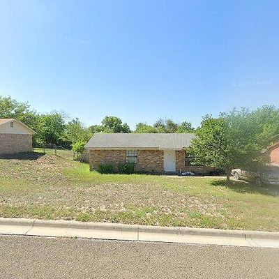 1214 W Avenue C, Lampasas, TX 76550