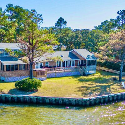 107 Bartow Dr, Manteo, NC 27954