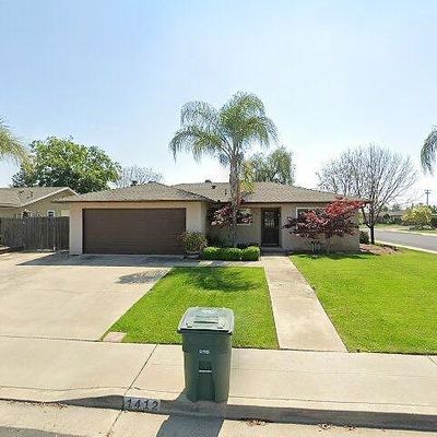 1412 Buckingham Ave, Clovis, CA 93611