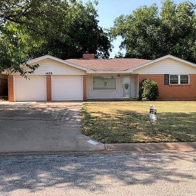 1429 Sunnyvale St, Sweetwater, TX 79556