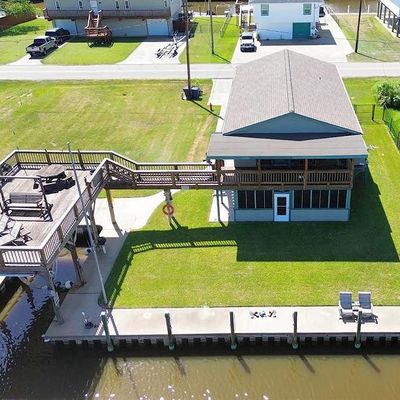 123 Jolly Boat Ln, Freeport, TX 77541