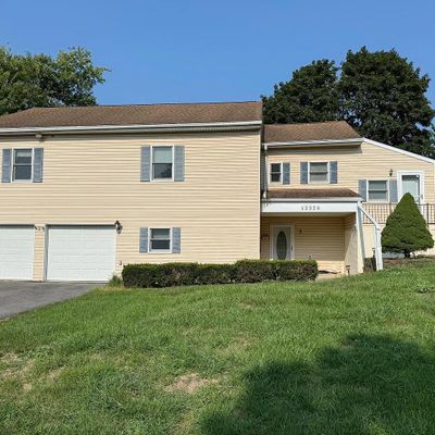 12326 Delwood Ave, Hagerstown, MD 21740