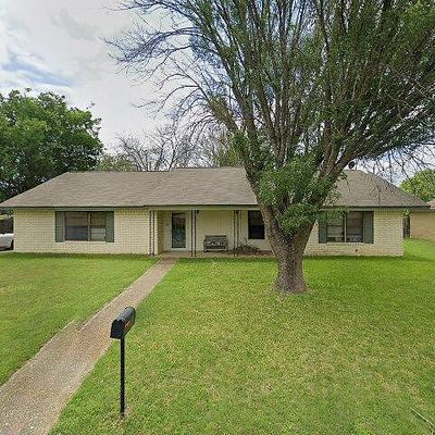 129 Oklahoma Ave, Hewitt, TX 76643