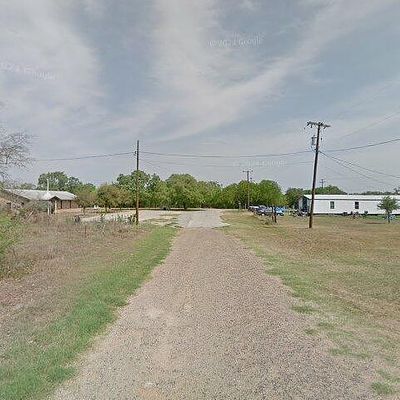 173 County Road 1500, Moore, TX 78057