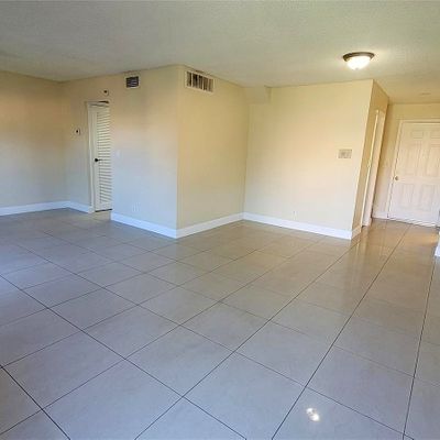 17911 Nw 68 Th Ave #M209, Hialeah, FL 33015