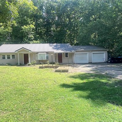 1830 Trout Island Rd, Hermitage, PA 16148