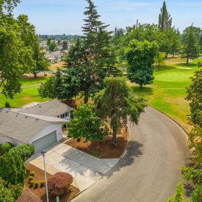 1916 King Way, Woodburn, OR 97071