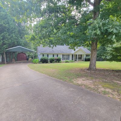 161 Akers Lake Dr, Moreland, GA 30259