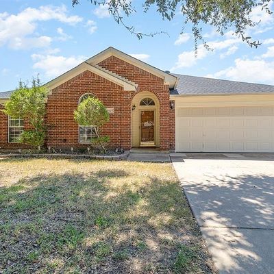 1627 Summertree Ln, Grand Prairie, TX 75052