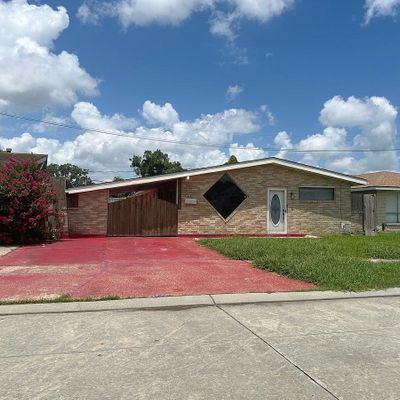 1636 Dogwood Dr, Harvey, LA 70058