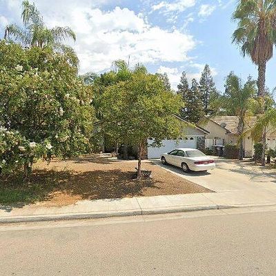 2102 S Virmargo St, Visalia, CA 93292