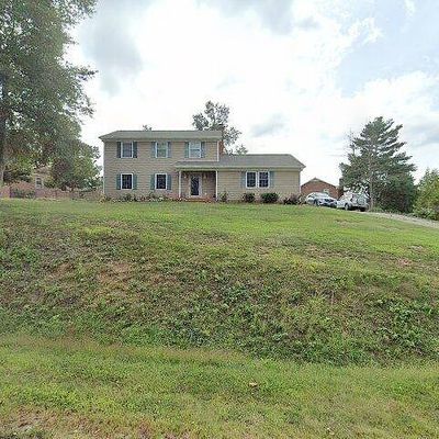 2106 Sebastian Rd, Fredericksburg, VA 22405