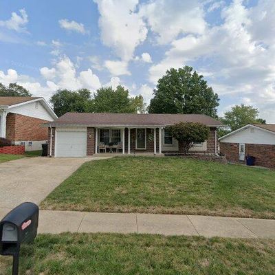 2173 Rountree Dr, Saint Louis, MO 63136