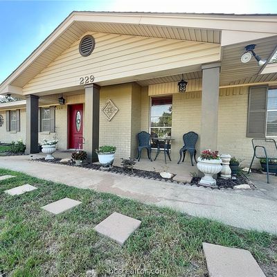 229 Hilltop Dr, Normangee, TX 77871