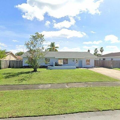 20013 Nw 62 Nd Pl, Hialeah, FL 33015