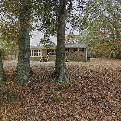 204 Viking Dr, Calhoun, GA 30701