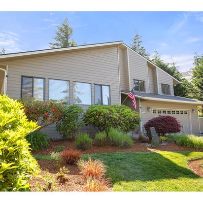 2058 Cedar Ct, North Bend, OR 97459