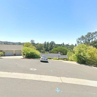 2752 Summit Dr, Burlingame, CA 94010