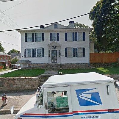 28 Division St, East Greenwich, RI 02818