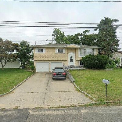 28 Van Buren Ave, Centereach, NY 11720