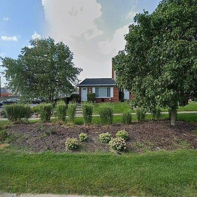 29066 Ann Arbor Trl, Westland, MI 48185