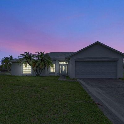 300 Deerwood Ln, Fort Pierce, FL 34947