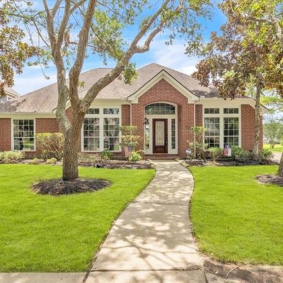 3006 Autumn Creek Dr, Friendswood, TX 77546