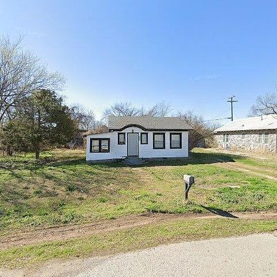 301 E Young St, Maud, OK 74854