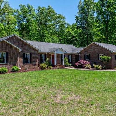 301 Garrison Rd, Morganton, NC 28655