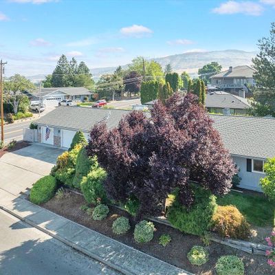 2390 Fairfield Dr, Medford, OR 97504