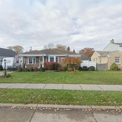 2416 18 Th St, Wyandotte, MI 48192