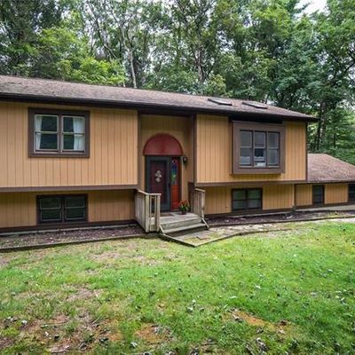 329 Merry Hill Rd, Bartonsville, PA 18321