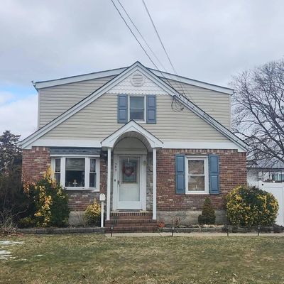 349 Neptune Ave, West Babylon, NY 11704