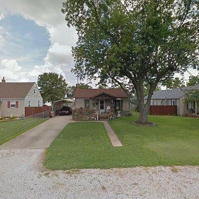 3016 16 Th St, Columbus, IN 47201