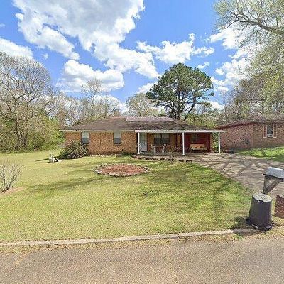 302 Middleton Ave, Mccomb, MS 39648