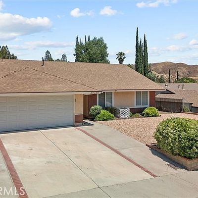 30358 Honeysuckle Hill Dr, Canyon Country, CA 91387