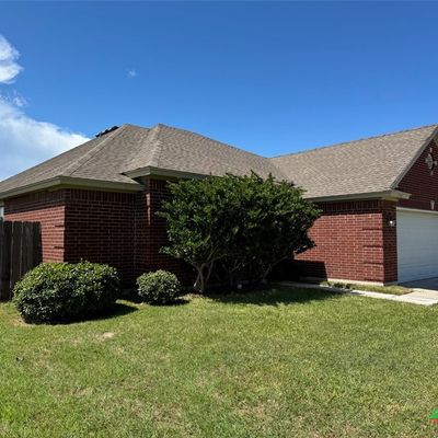 304 Cavelier Dr, Port Lavaca, TX 77979