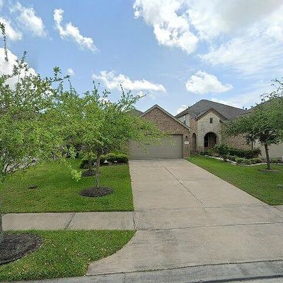 3053 Heather Grove Ln, Dickinson, TX 77539