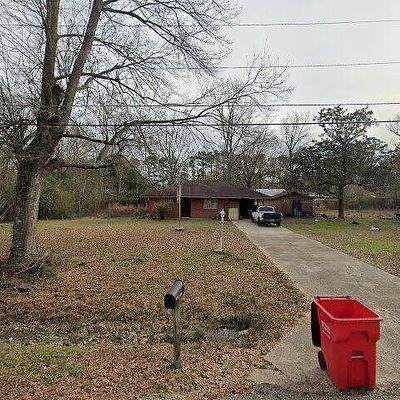 30718 Symphony Dr, Albany, LA 70711