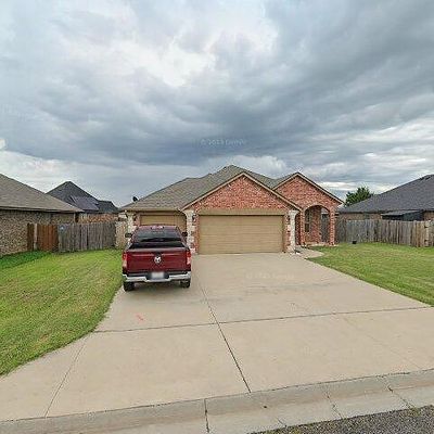 312 Marilyn Glover Dr, Elgin, OK 73538