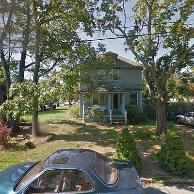 32 Edison St, Warwick, RI 02889