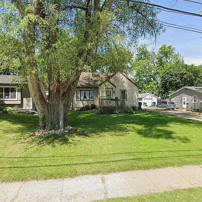 4008 67 Th St, Urbandale, IA 50322