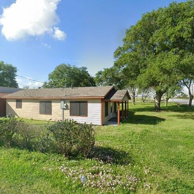 402 Avenue G, Van Vleck, TX 77482