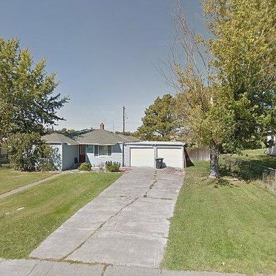 408 W Loop Dr, Moses Lake, WA 98837