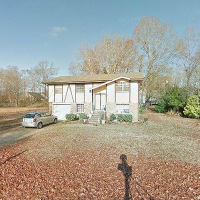 411 Dee Ln, Hixson, TN 37343