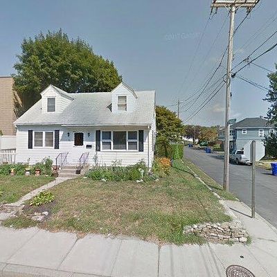 52 W Warwick Ave, West Warwick, RI 02893