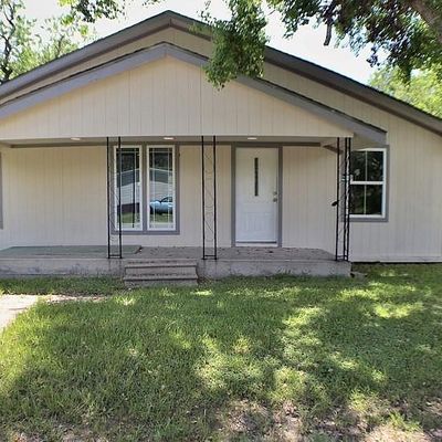 523 E Davitt St, Eagle Lake, TX 77434