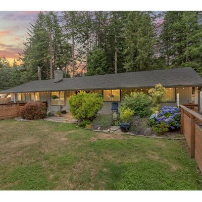 5236 Hilltop Dr, Florence, OR 97439